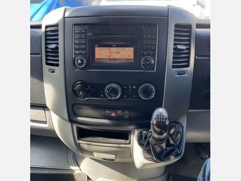 Mercedes-Benz Sprinter 2.1 213 CDi BlueEFFICIENCY Panel Van 4dr Diesel Manual RWD L2 (200 g/km, 12 25