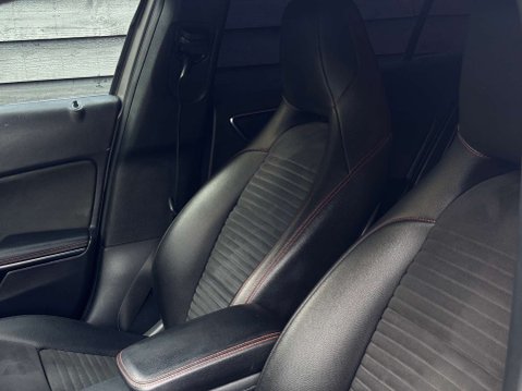 Mercedes-Benz GLA 2.1 GLA 220 AMG Line D 4Matic Auto 4WD 5dr 10