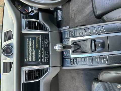 Porsche Macan S PDK 18