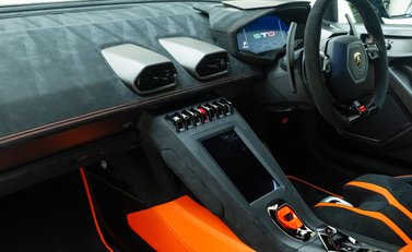 Lamborghini Huracan STO 22