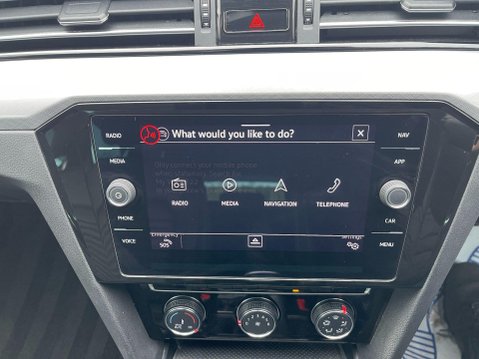 Volkswagen Passat 2.0 TDI EVO SEL Euro 6 (s/s) 5dr 19