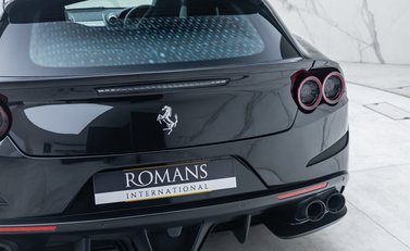 Ferrari GTC4 Lusso V12 37