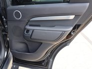 Land Rover Discovery 2023 R-DYNAMIC SE MHEV rear seat conversion deployable side steps  25