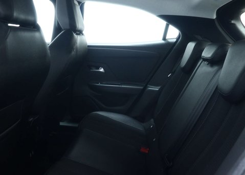 Vauxhall Mokka 50kWh Elite Nav Premium SUV 5dr Electric Auto (136 ps) 49