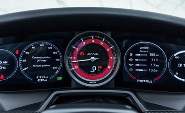 Porsche 911 Targa 4 GTS (992) 28