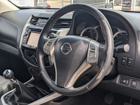 Nissan Navara DCI TEKNA 4X4 SHR DCB 14