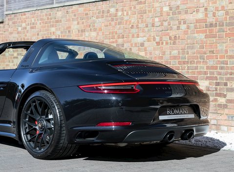 Porsche 911 (991.2) Targa 4 GTS 29
