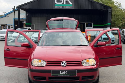 Volkswagen Golf MATCH TDI - ONE OWNER - 18 SERVICE STAMPS!  CAMBELT CHANGED 3 TIMES! 19