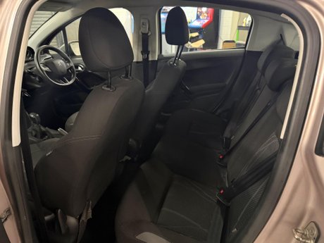 Peugeot 208 1.4 HDi Active Euro 5 5dr 11