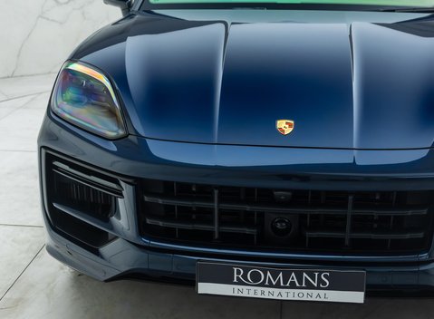 Porsche Cayenne TURBO E-HYBRID Coupe with GT Package 31