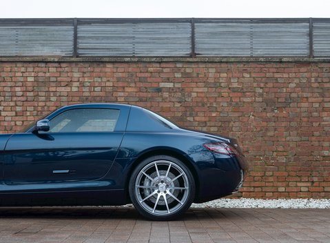 Mercedes-Benz SLS AMG 23
