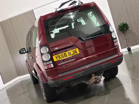 Land Rover Discovery 3.0 SD V6 Graphite SUV 5dr Diesel Auto 4WD Euro 6 (s/s) (256 bhp) 18