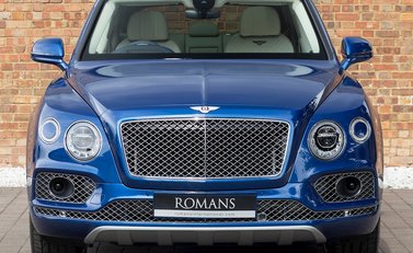 Bentley Bentayga V8 4