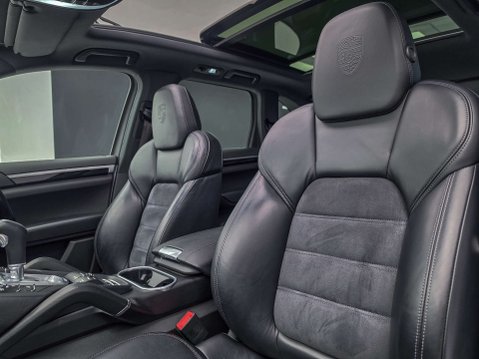 Porsche Cayenne 3.0 Cayenne D Platinum Edition V6 Tiptronic S A 4WD 5dr 2