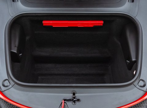 Porsche Cayman GT4 (718) 38