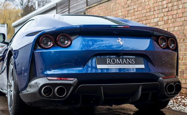 Ferrari 812 Superfast 24
