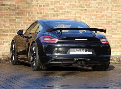 Porsche Cayman GT4 21