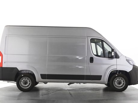 Peugeot Boxer 2.2 BlueHDi 140 H2 Van Professional Auto 4