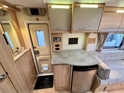 Coachman Amara 450-2 25