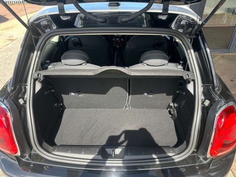 Mini Hatch 1.5 Cooper 3dr 16