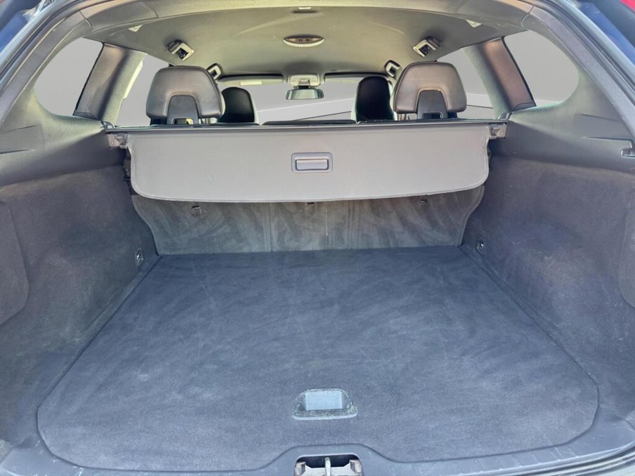 2017 Volvo XC60 — image 34