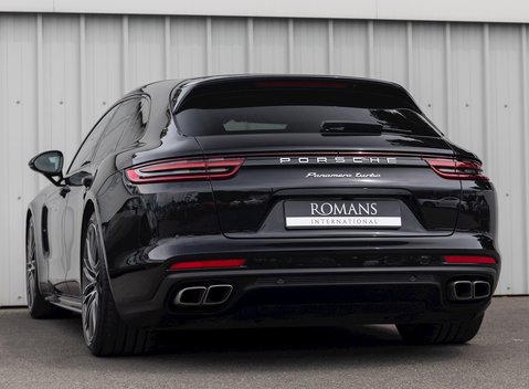 Porsche Panamera Turbo Sport Turismo 3