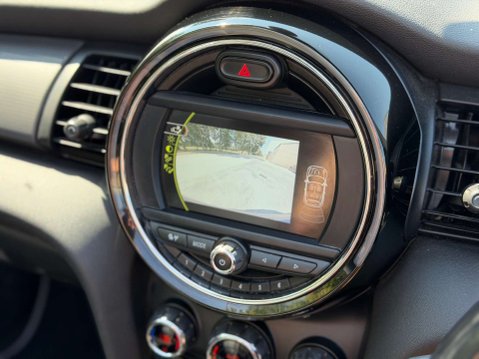 Mini Convertible 1.5 Cooper 2dr 41