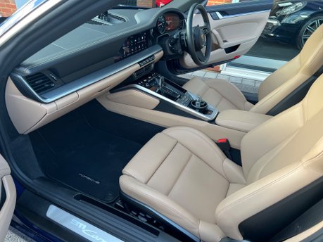 Porsche 911 3.0 992 Carrera Coupe 2dr Petrol PDK Euro 6 (s/s) (385 ps) 38