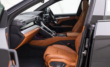 Lamborghini Urus 15