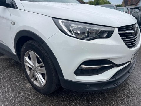 Vauxhall Grandland X 1.2 Turbo SE Euro 6 (s/s) 5dr 12