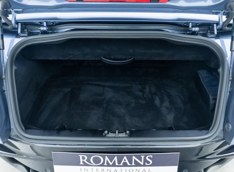 Aston Martin DB12 VOLANTE 47