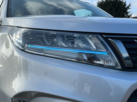 Suzuki Vitara SZ5 MHEV 17