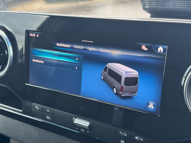 Mercedes-Benz Sprinter AUTO MWB L2H2 High Roof 315 Pro Air Con Camera EURO 6 32