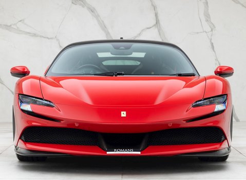Ferrari SF90 Stradale 4