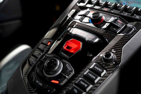 Lamborghini Aventador SV AD PERSONAM. FACTORY SATIN CARBON FIBRE EXT. COMFORT SEATS. FRONT LIFT. 33