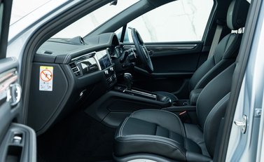 Porsche Macan GTS 13