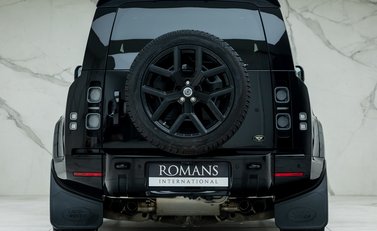 Land Rover Defender 90 V8 P525 Urban 5