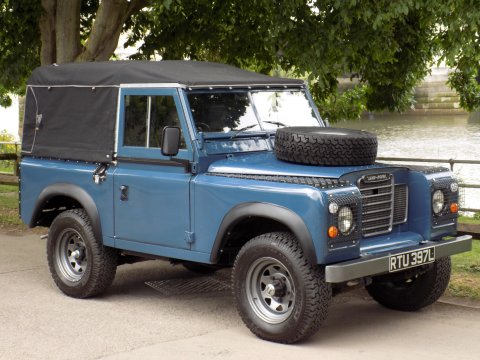 Land Rover 88 Series III SWB - John Brown HQ Special Edition 7