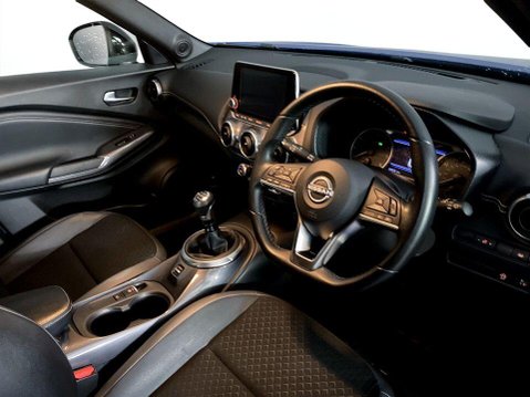 Nissan Juke 1.0 DIG-T N-Connecta SUV 5dr Petrol Manual Euro 6 (s/s) (114 ps) Air Con - 12