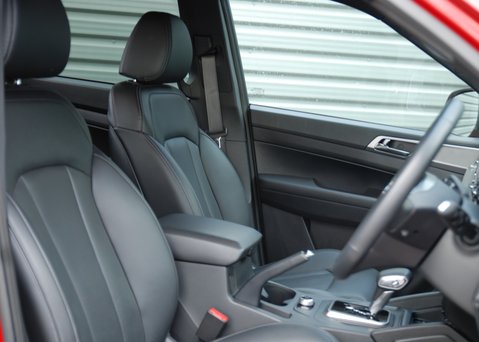 KGM Musso SARACEN 32