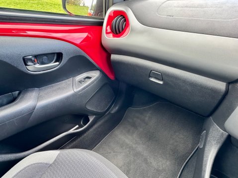 Toyota Aygo VVT-I X-PLAY TSS 36