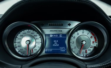 Mercedes-Benz SLS AMG 24