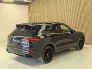 Porsche Cayenne 3.0 Cayenne V6 D Tiptronic S 4WD 5dr 17