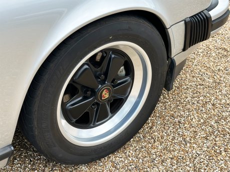 Porsche 911 CARRERA 3.2 CONVERTIBLE 48