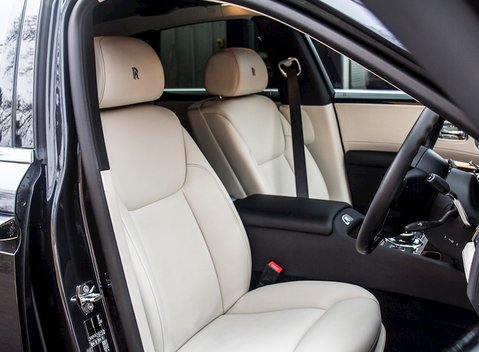 Rolls-Royce Ghost 13