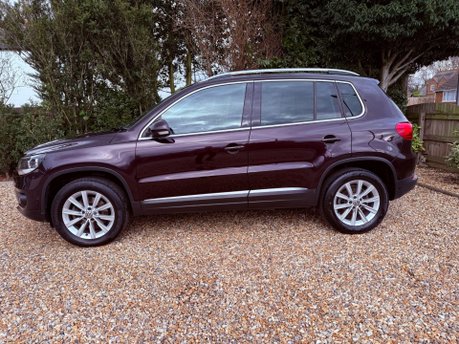 Volkswagen Tiguan 2.0 TDI BlueMotion Tech SE DSG 4WD Euro 5 (s/s) 5dr 5
