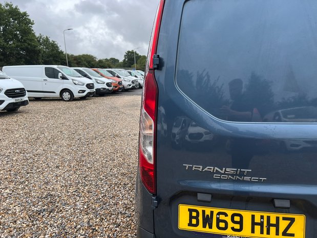 Ford Transit Connect SWB L1H1 Low Roof Limited 200 Alloys H/Seats Ply Sensors EURO 6 NO VAT 24