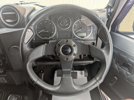 Land Rover Defender 2.2 Defender 90 Hard Top TD 4WD 5dr 55