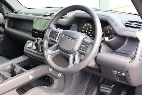 Land Rover Defender 110 2026 D350 HARD TOP X-DYNAMIC HSE REAR SEATS DECEMBER STOCK LANDING SOON  25