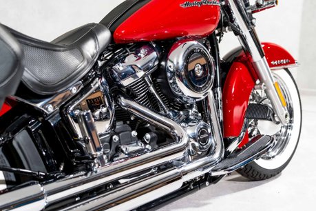 Harley-Davidson Softail Deluxe 1745. VAT Q. ONE OWNER. IMMACULATE EXAMPLE. TWO-TONE PAINT. 28